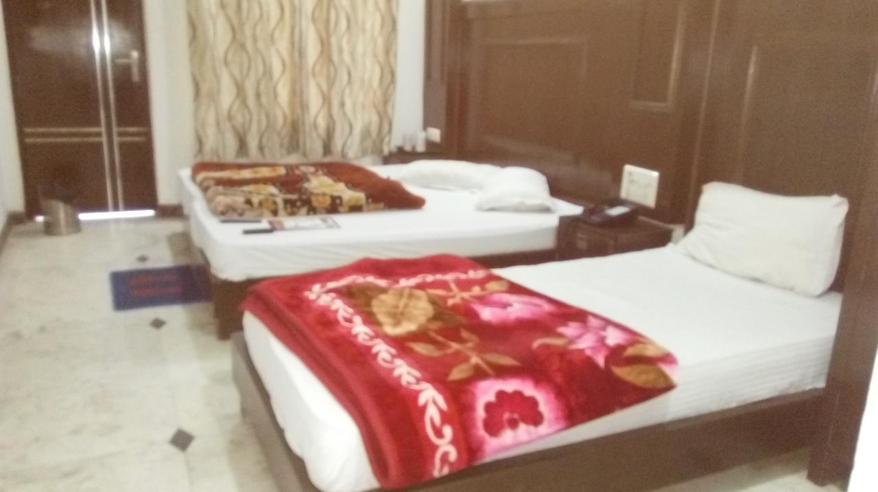 Hotel Grand Shyam- In Front Of New Delhi Railway Station-Couple Friendly Neu-Delhi Exterior foto